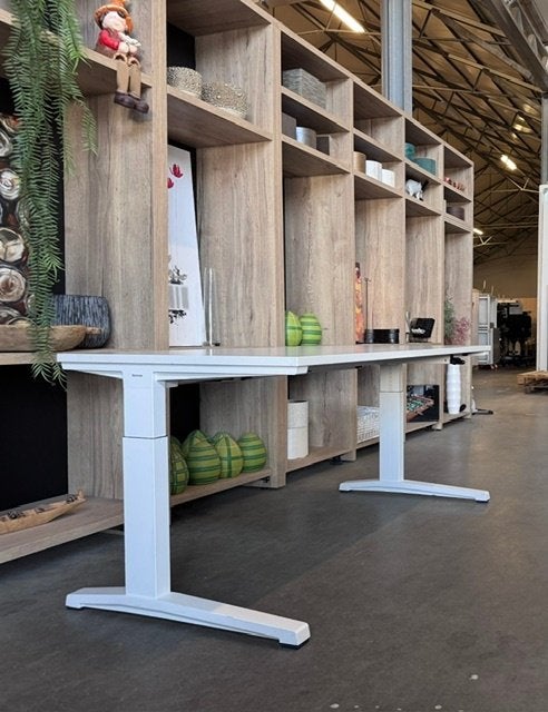 Steelcase bureau met slinger 160x80xH62-93 cm,125€/st,10st, Huis en Inrichting, 160 cm, Gebruikt, Metaal, Ophalen of Verzenden