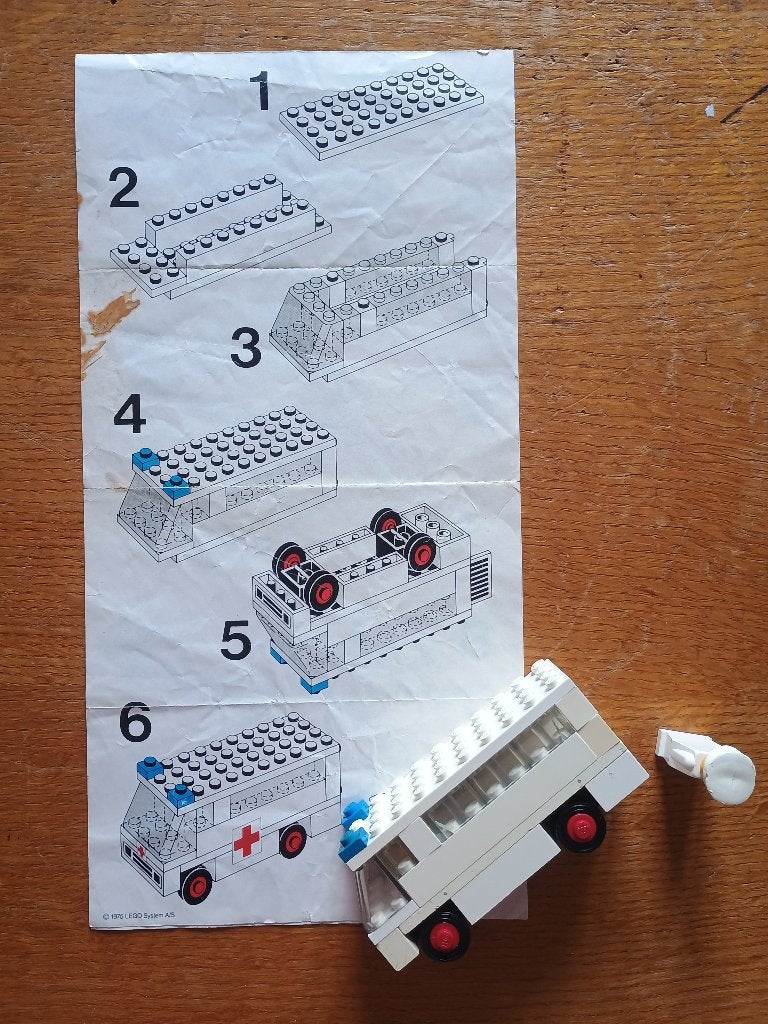 Lego ambulance, Kinderen en Baby's, Speelgoed | Duplo en Lego, Gebruikt, Lego, Ophalen of Verzenden, Complete set