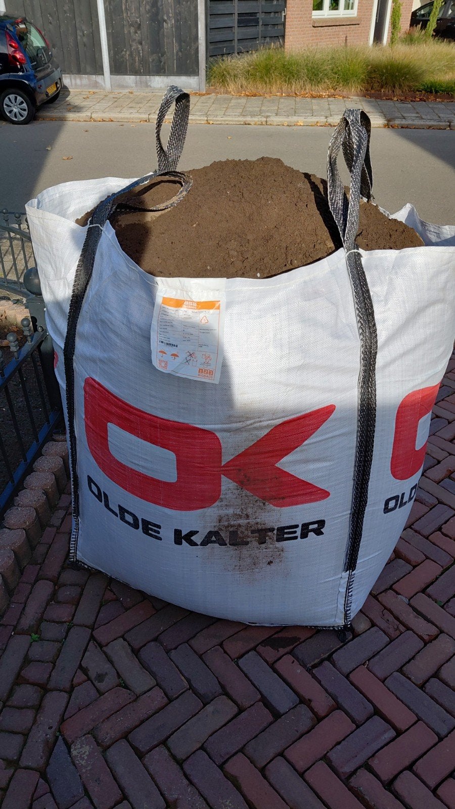 Big bag schone zwarte grond 1m3, Ophalen, Tuinaarde