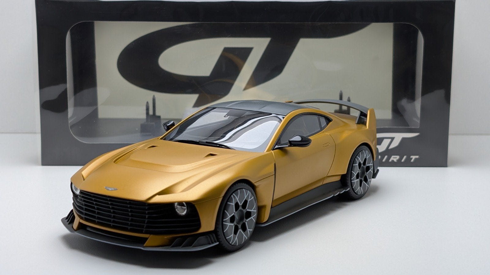 1:18 GT Spirit Aston Martin Valiant Auric Gold 1/999 nieuw!, Hobby en Vrije tijd, Ophalen of Verzenden, Nieuw, Auto, Overige merken