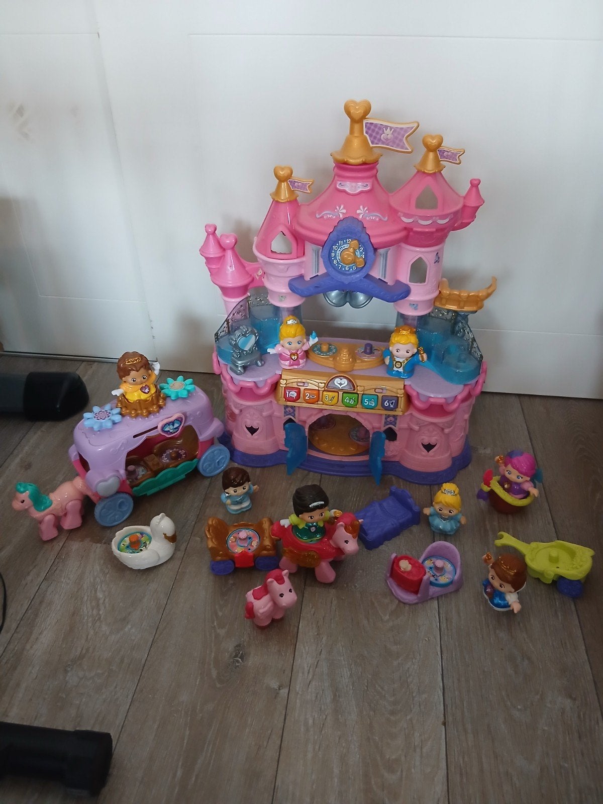 VTech Vrolijke Vriendjes Magisch Kasteel + 4 extra sets, Ophalen, Gebruikt, 2 tot 4 jaar