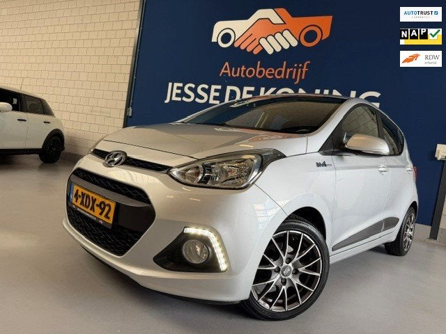 Hyundai I10 1.0i i-Motion Premium /bj.2014 / kleur: grijs /, Auto's, Voorwielaandrijving, Euro 5, Stof, 31 €/maand