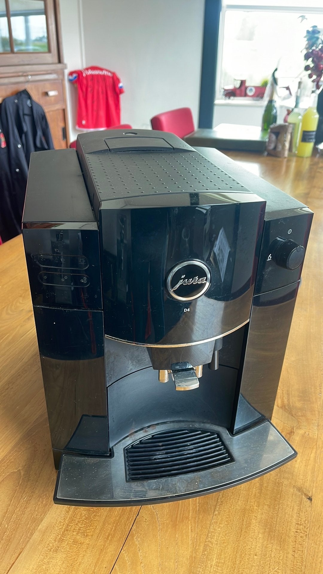 Jura D4 , bj2022, Ophalen, Zo goed als nieuw, Koffiemachine