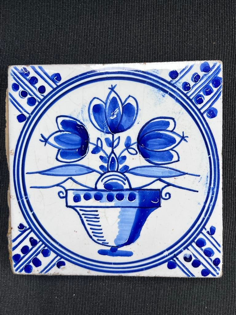 Antieke Delft Blauwe Boeren Tegel - Bloemenmotief 13.2x13.2c, Ophalen of Verzenden