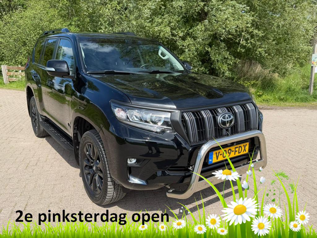 Toyota Land Cruiser 150 2.8 D-4D-F Professional Black line W, Auto's, Automaat, Gebruikt, 4 cilinders, 2337 kg
