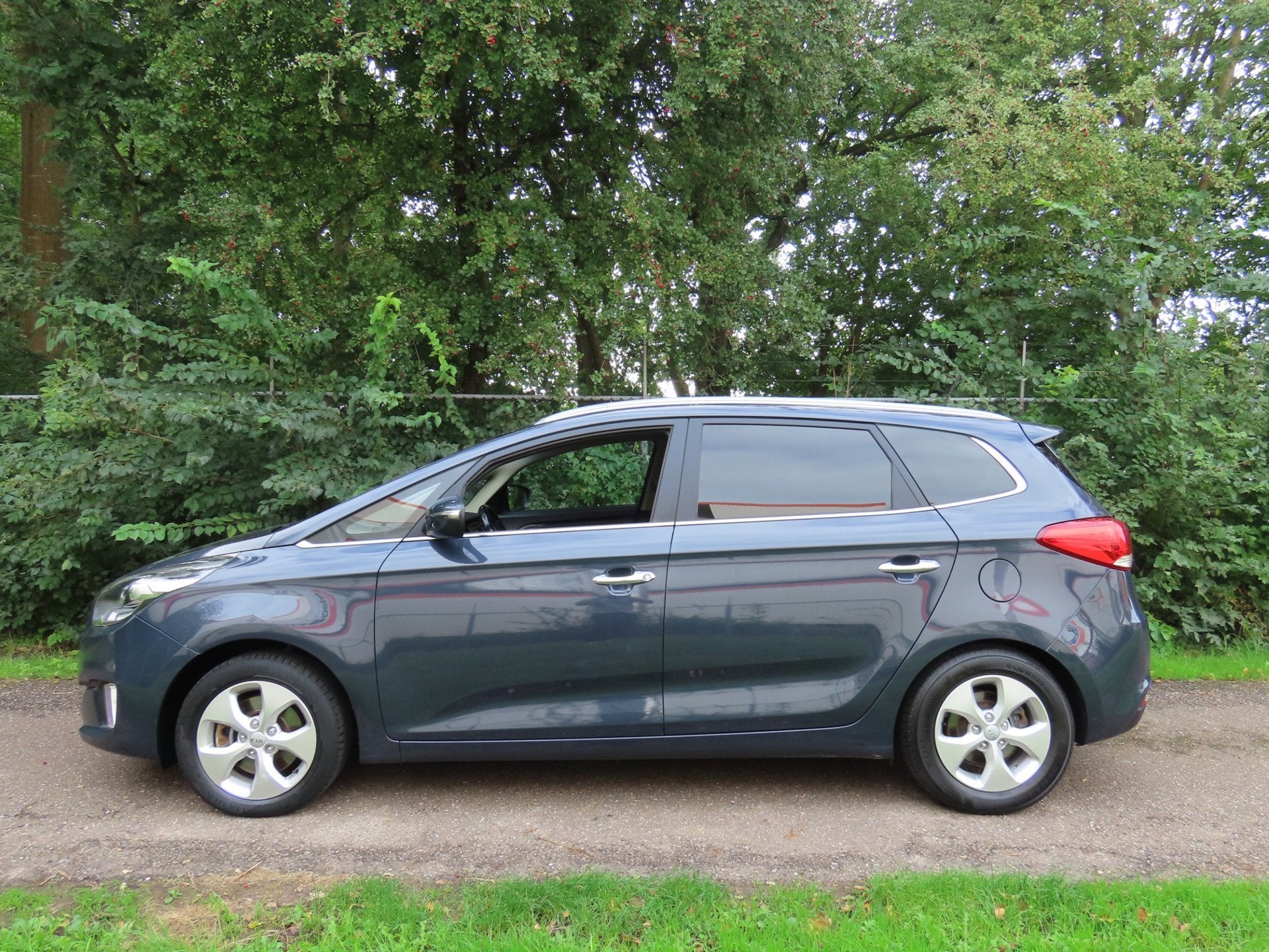 Kia Carens 1.6 GDi Business Pack 7p *Navi *Camera *Cruise *T, Auto's, Voorwielaandrijving, Gebruikt, 4 cilinders, Blauw