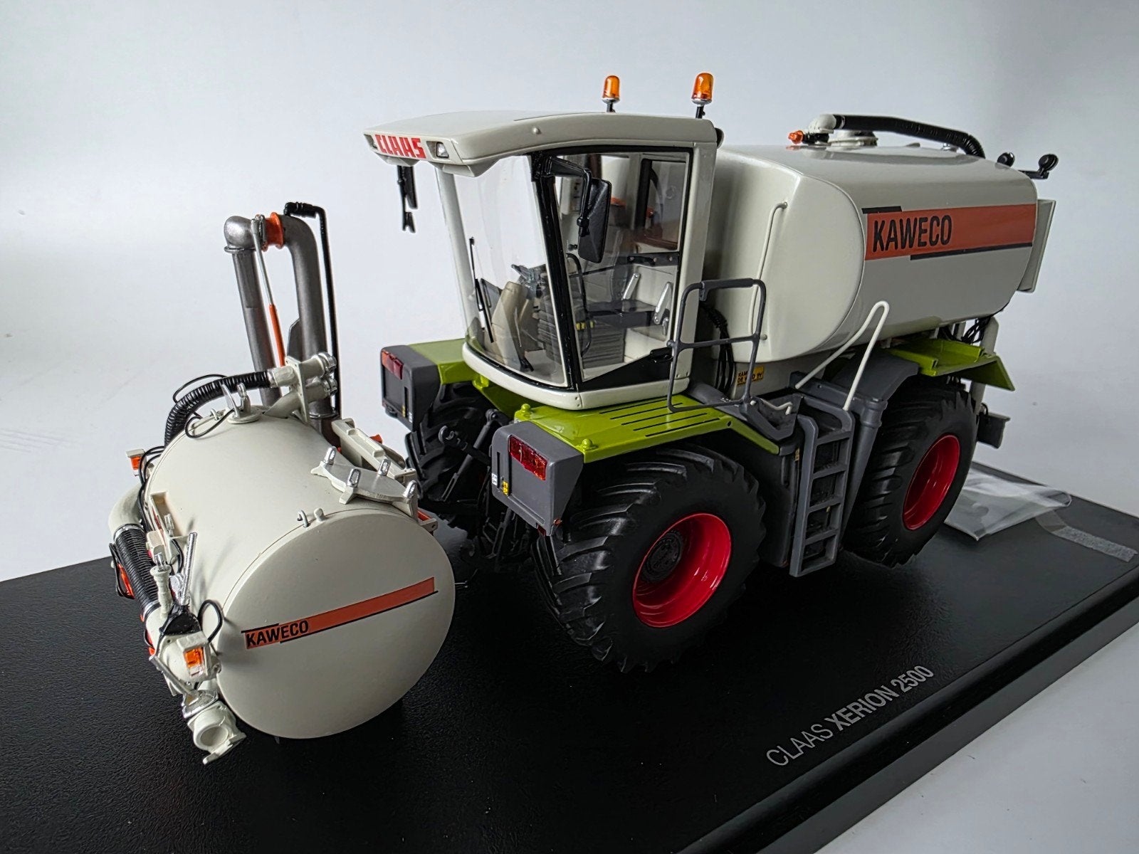 Claas xerion 2500 met kaweco gullefassen frontverteller, Ophalen of Verzenden, Tractor of Landbouw, Overige merken