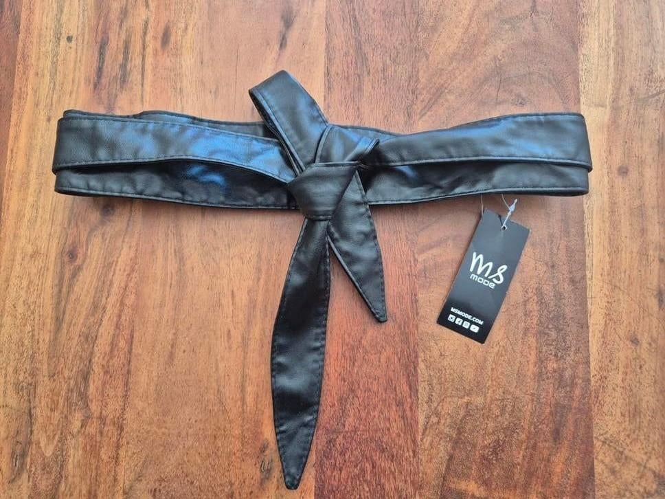 Nieuwe Ms Mode Tailleriem Zwart Maat M/L met prijskaartje, Kleding | Dames, Zwart, Nieuw, Tailleriem, Ophalen of Verzenden
