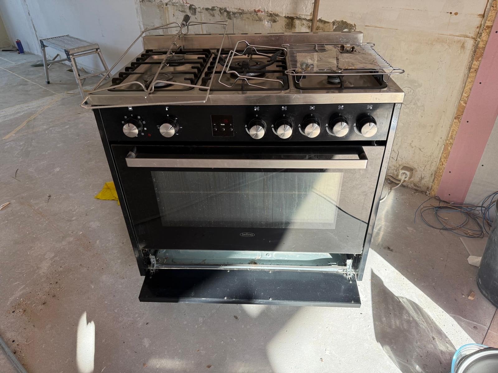 Belling Fornuis met Gas Kookplaat en Oven, Ophalen, Gebruikt, 60 cm of meer, Gas