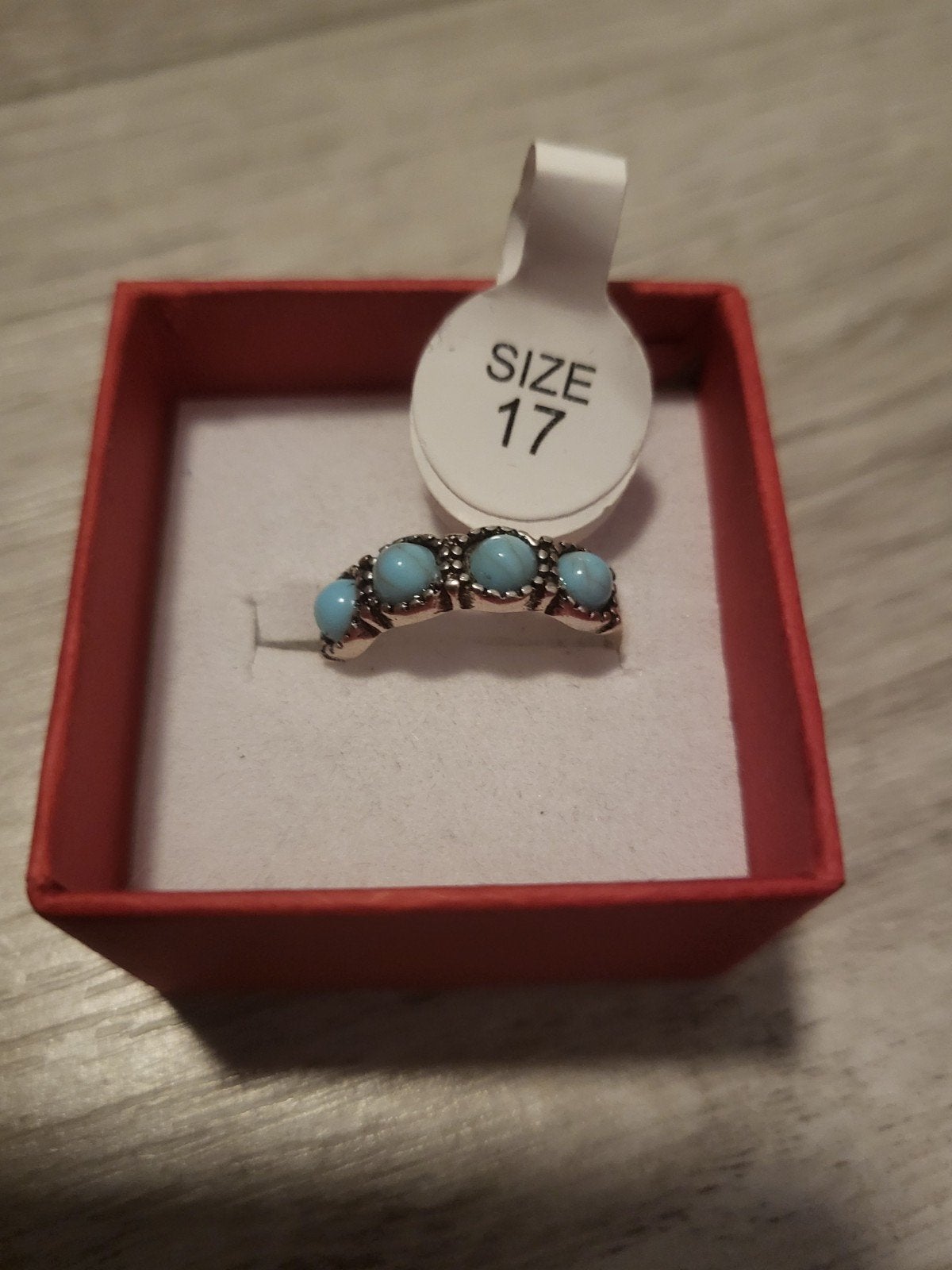 Nieuwe ring met turquoise steentjes - Maat 17, Sieraden, Tassen en Uiterlijk, Ringen, Overige materialen, Blauw, Nieuw, Ophalen of Verzenden