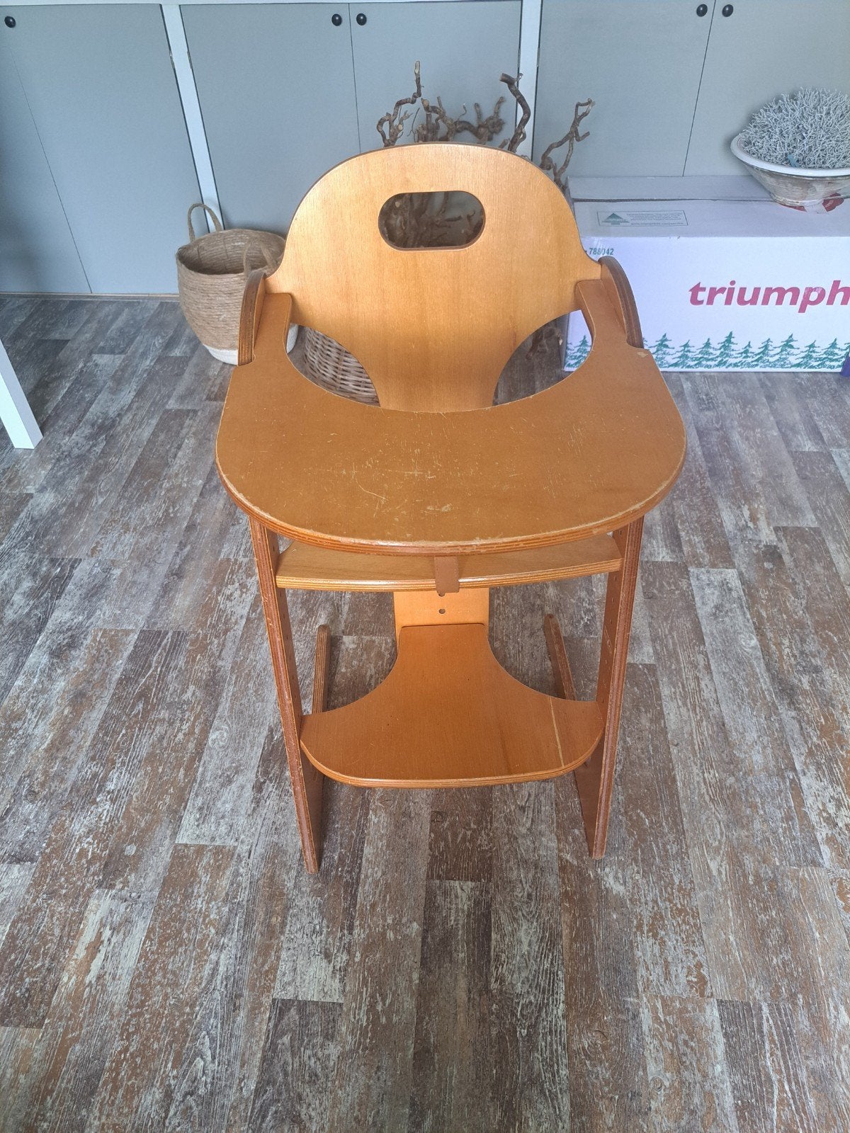 Kinderstoel van hout, Ophalen, Gebruikt, Meegroeistoel, Afneembaar eetblad