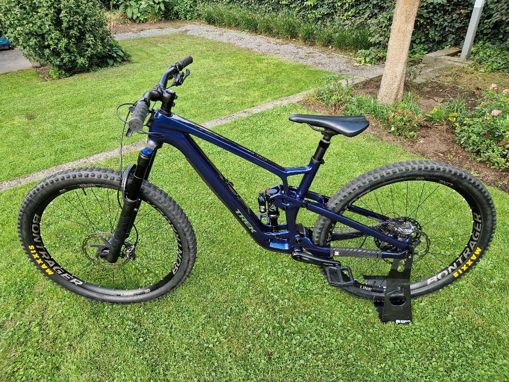 Foto 14 van Trek Fuel EX 9.8 Carbon 29er Fully Mountainbike (Nieuwstaat)