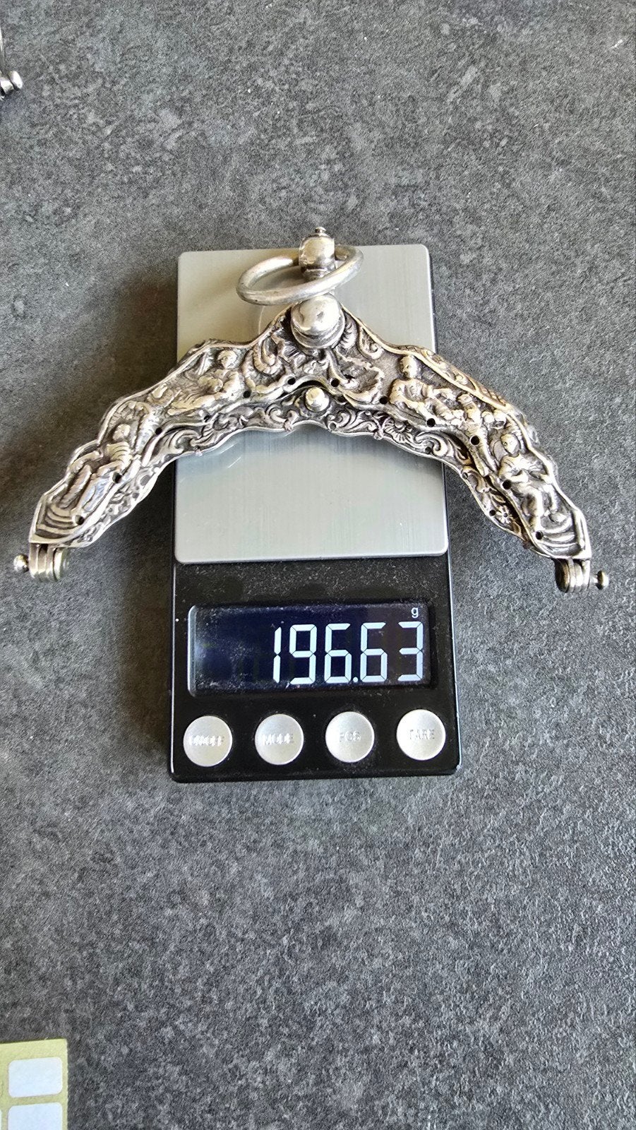 Antieke Zilveren Beugel met Gedetailleerde Graveringen, Antiek en Kunst, Ophalen of Verzenden, Zilver