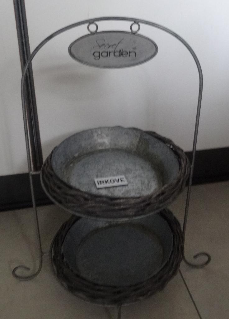 TUIN OF BALKON ETAGERE * Mooie Staat *, Verzenden, Rond, Zo goed als nieuw, Balkon
