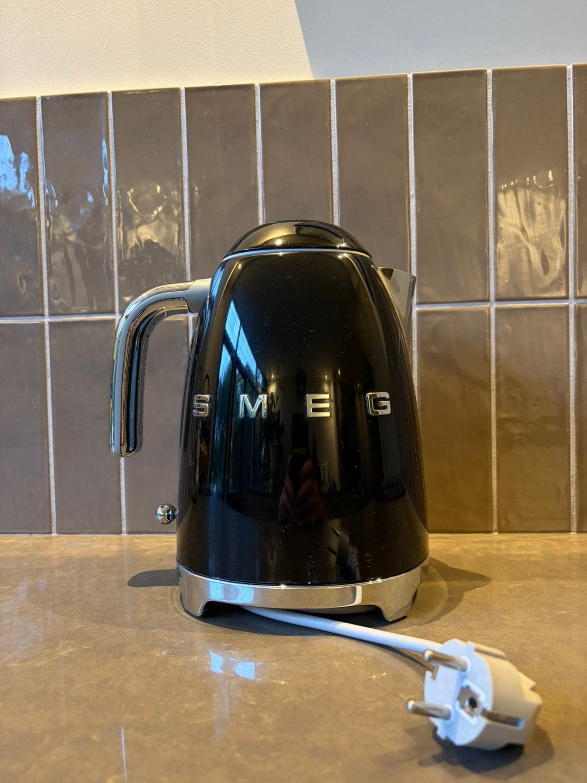 Zwarte SMEG waterkoker, 1 tot 2 liter, Ophalen, Gebruikt