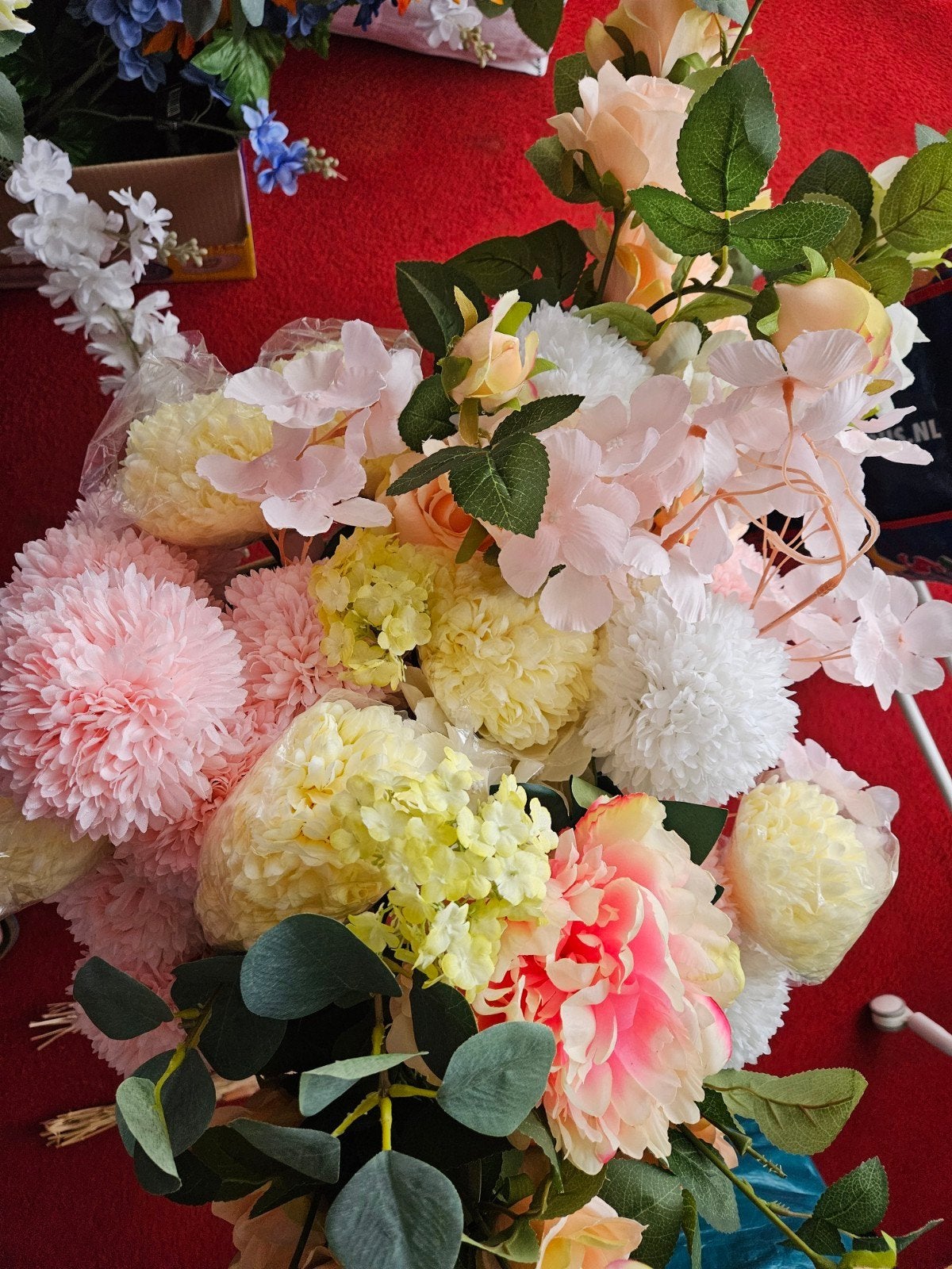 Leuk partijtje kunstbloemen, Huis en Inrichting, Woonaccessoires | Kunstplanten en Kunstbloemen, Ophalen