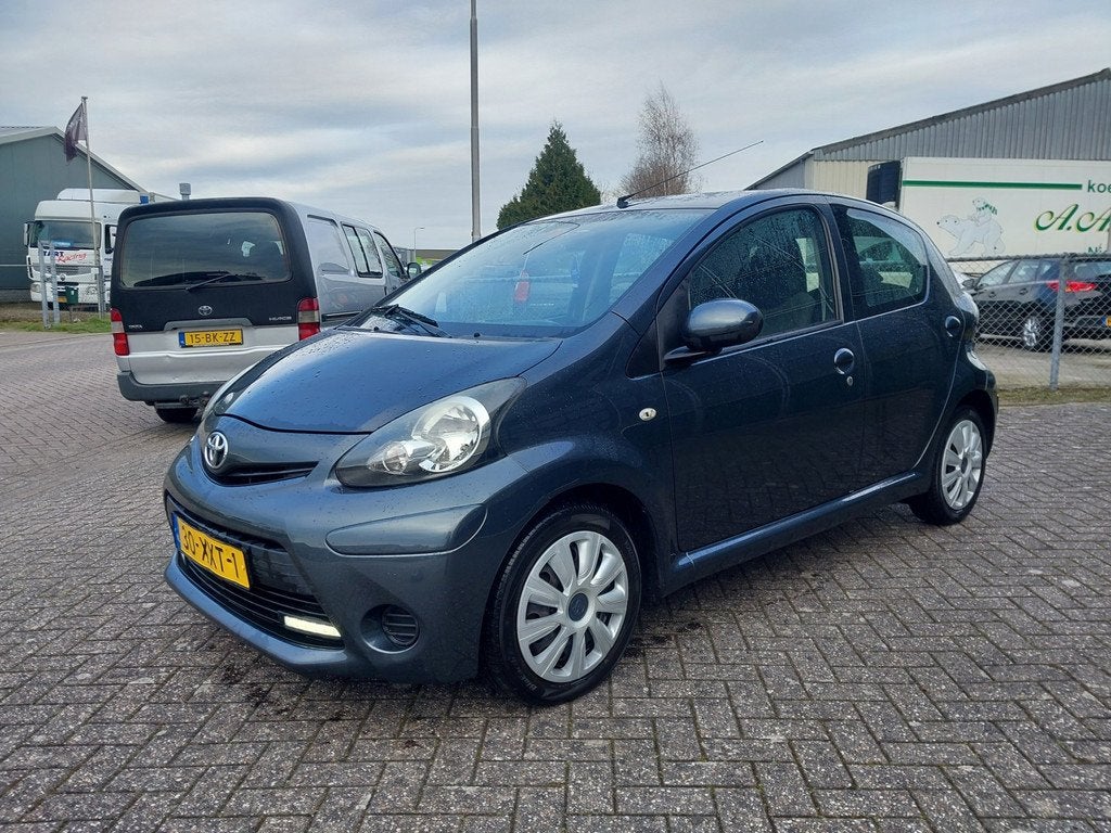 Toyota Aygo 1.0 VVT-i Aspiration ! AUTOMAAT !, Auto's, Euro 5, Gebruikt, 4 stoelen, 68 pk