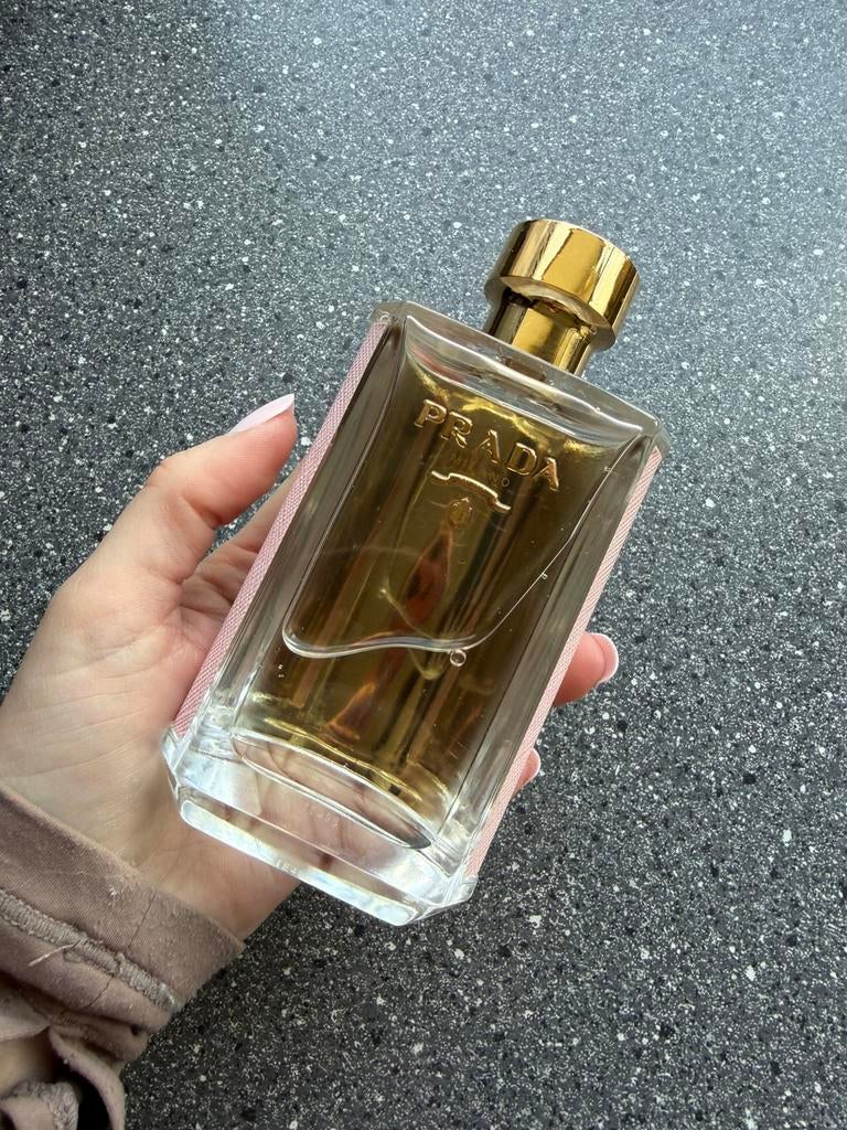 Prada la femme eau de parfum 100 ml, Sieraden, Tassen en Uiterlijk, Uiterlijk | Parfum, Ophalen, Zo goed als nieuw