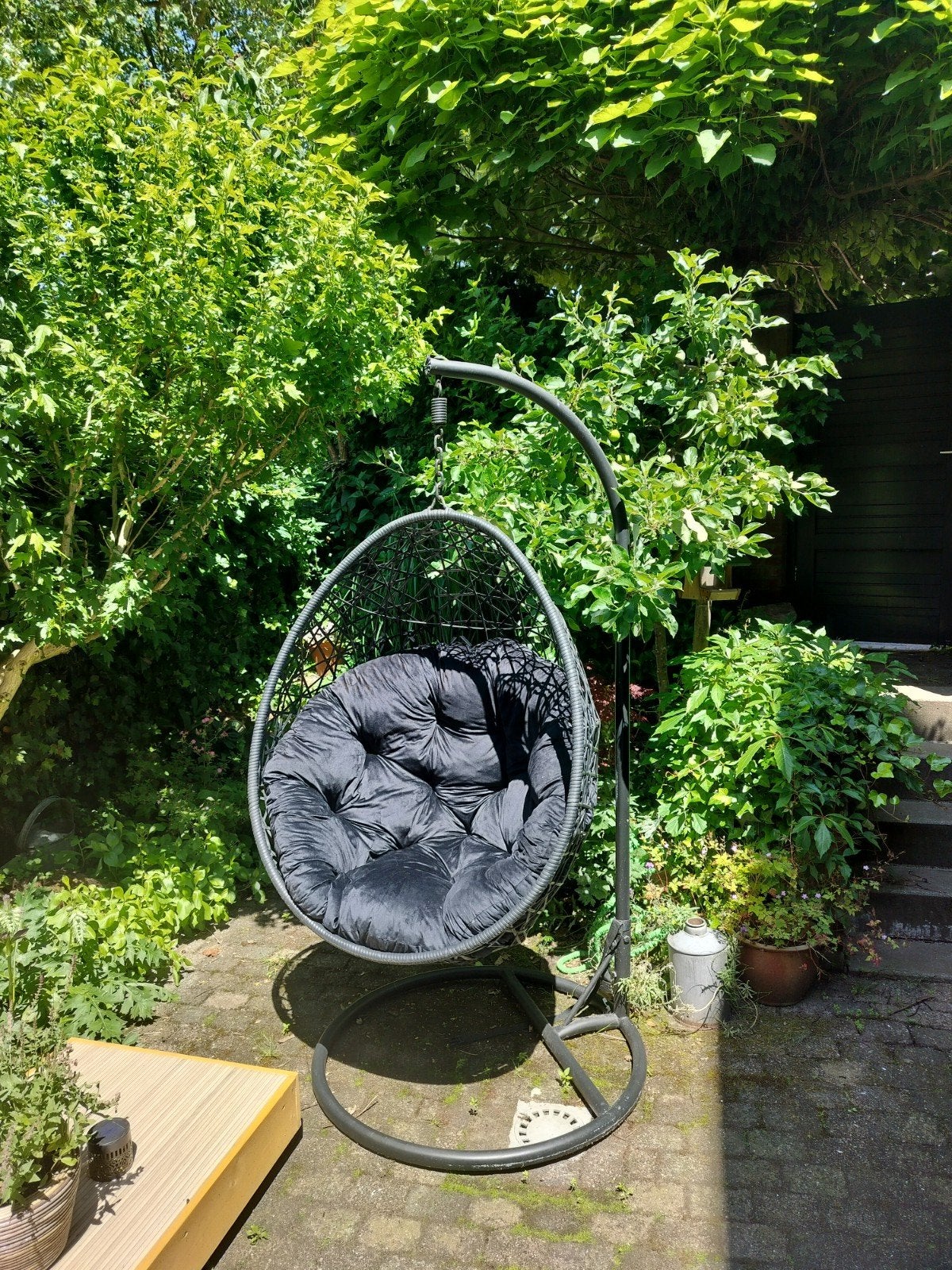 Leuke Egg Chair (Xenos) met standaard en zgan kussen, Ophalen, Gebruikt, Kunststof