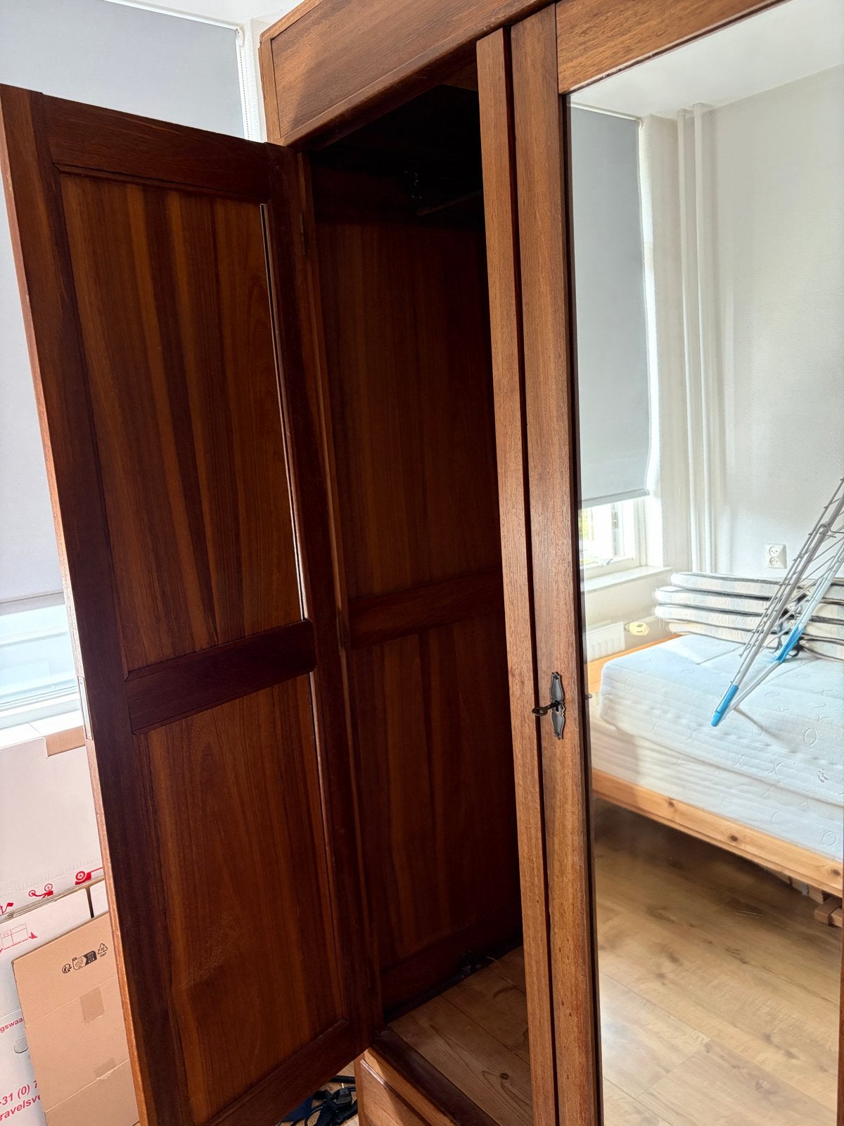 Houten kledingkast met spiegel en lades, Huis en Inrichting, Kasten | Kledingkasten, Ophalen, Gebruikt, 200 cm of meer, 150 tot 200 cm