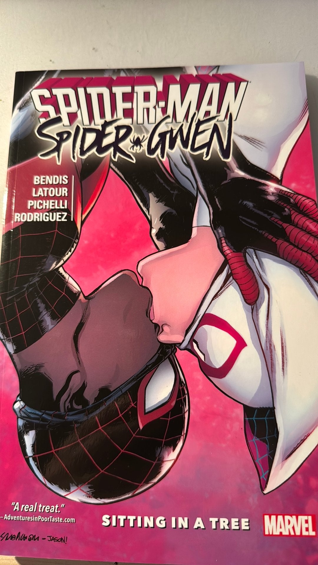 Spider-Man Spider Gwen, TPB sitting in a tree, Marvel 2017, Eén comic, Brian Michael Bendis, Amerika, Ophalen of Verzenden