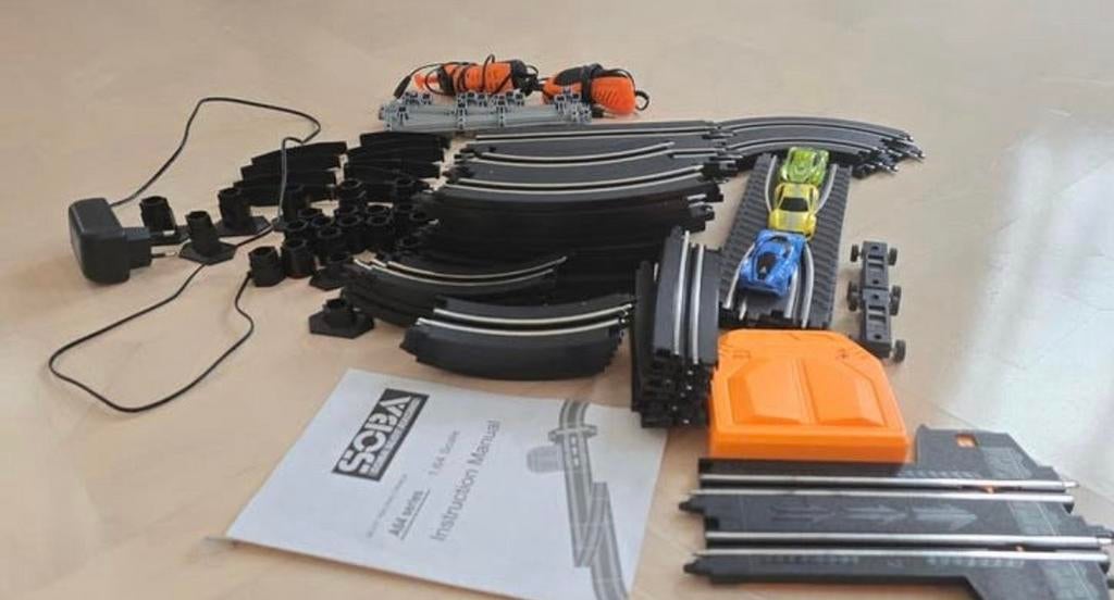 Soba Racebaan met 2 auto's - Zo goed als nieuw, Racebaan, Zo goed als nieuw, Elektrisch, Ophalen