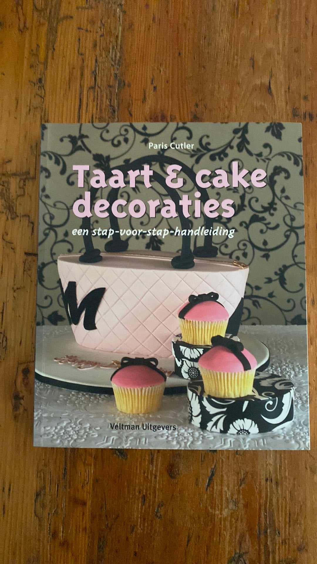Paris Cutler - Taart & cake decoraties, Boeken, Ophalen of Verzenden, Zo goed als nieuw, Paris Cutler