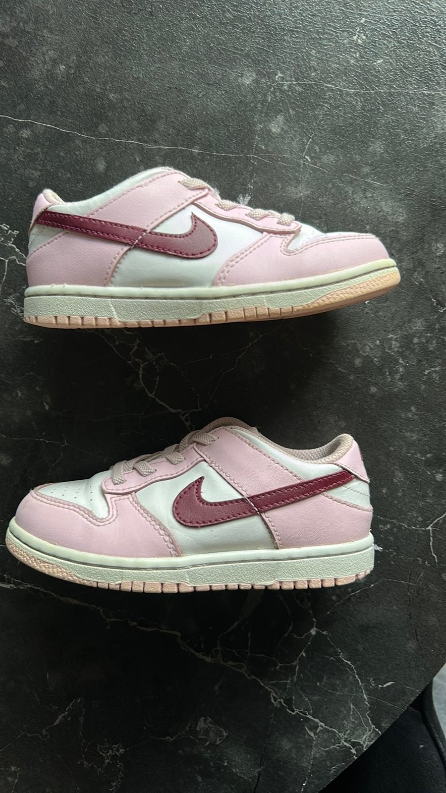 Nike maat 27, Kinderen en Baby's, Kinderkleding | Schoenen en Sokken, Ophalen of Verzenden, Zo goed als nieuw, Sportschoenen