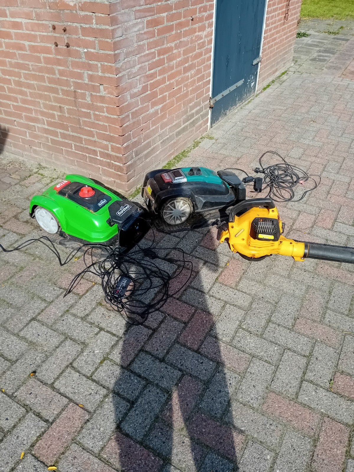 Robotmaaiers en bladblazer - Florabest, Ferrex, Ophalen, Cirkelmaaier, Gebruikt, Accu-grasmaaier