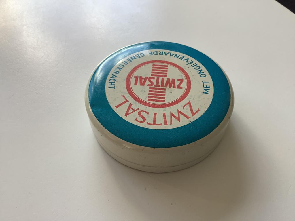 Zwitsal blikje blauw, Verzamelen, Ophalen of Verzenden, Zo goed als nieuw, Overige