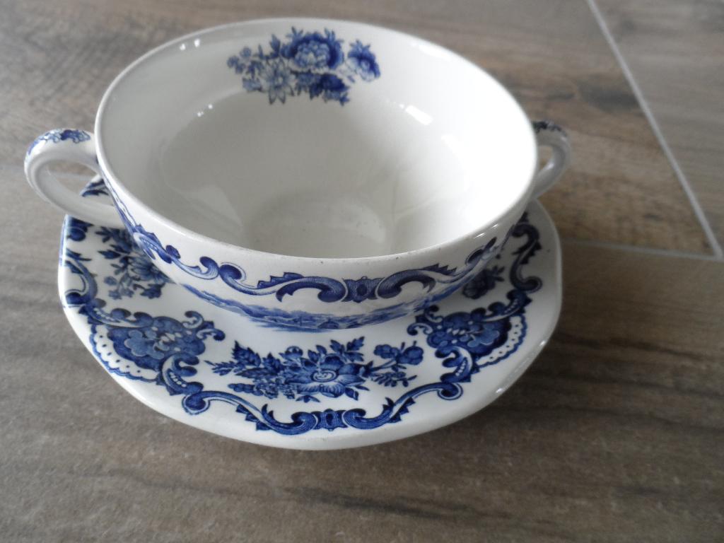 Blauwe Engelse soepkom met schotel €2,00., Antiek en Kunst, Antiek | Servies los, Ophalen of Verzenden