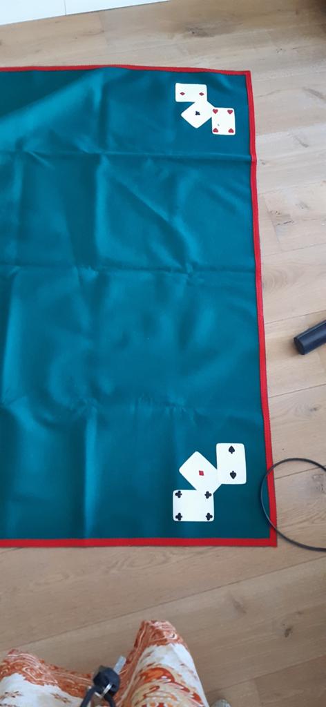 Mooi groen bridgekleed met speelkaarten design, Vijf spelers of meer, Ophalen of Verzenden, Zo goed als nieuw, Onbekend