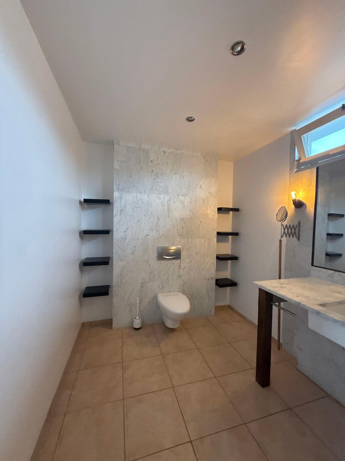 Zaandam Smitsven Rent: €2.150 p/m Size: 140 m² Rooms: 3Bed, Amsterdam