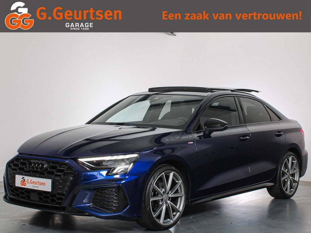 Audi A3 Limousine 35 TFSI S-Line Panoramadak, RS-Stoelen, Al, 4 cilinders, 150 pk, Blauw, Origineel Nederlands
