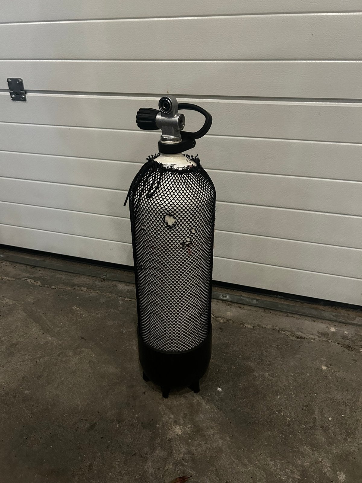 Duikfles 10 liter met keuring tot 2027, Ophalen of Verzenden, Gebruikt, Duikfles