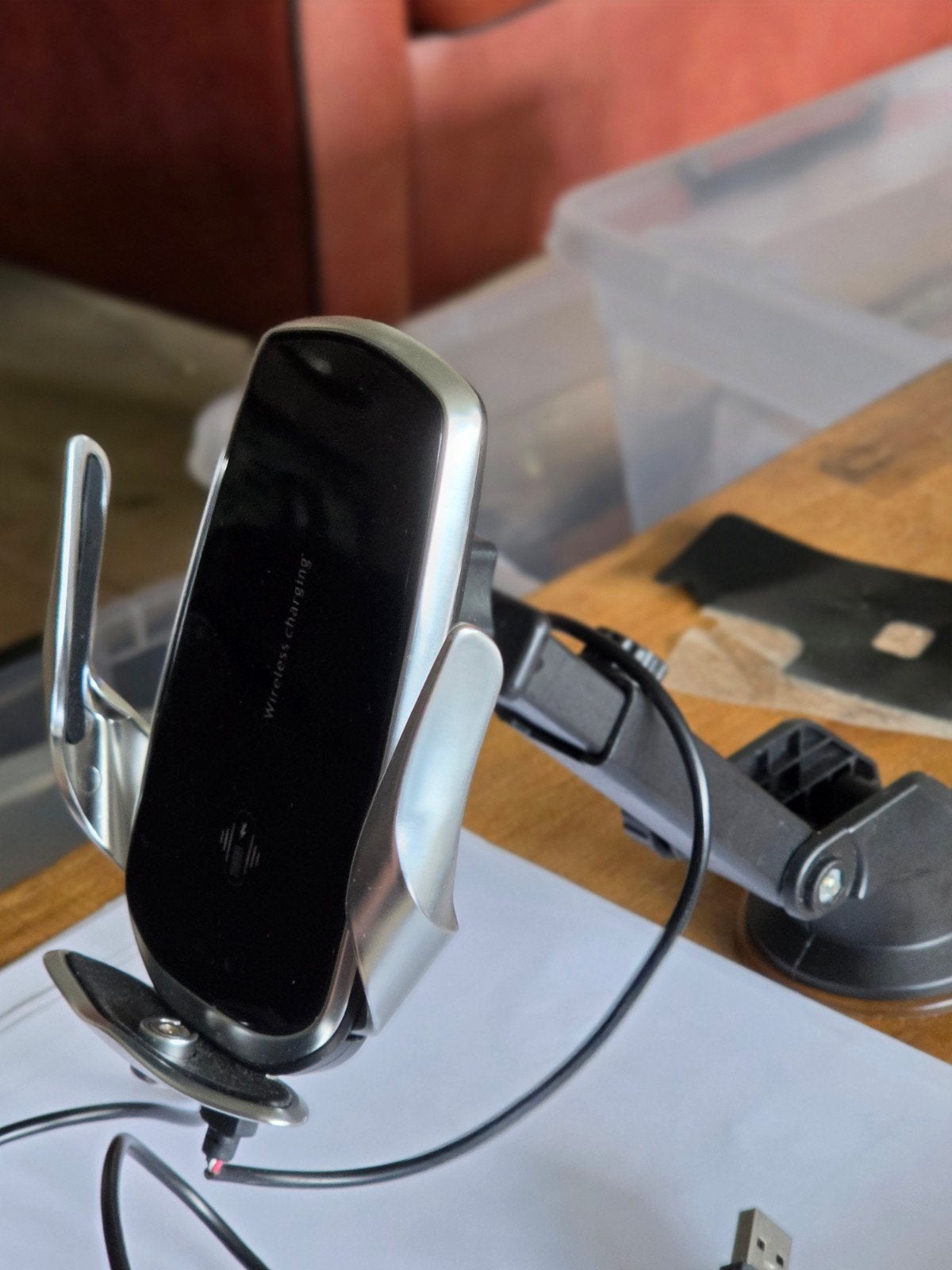 Auto Telefoonhouder met Draadloos Opladen, Ophalen, Zo goed als nieuw, Auto