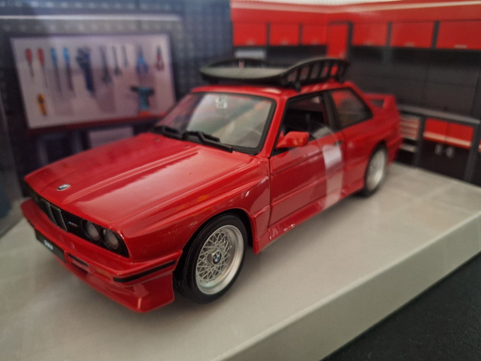 BMW M3 + Rack Basket Schaal 1:24, Overige merken, Auto, Burago, Burago