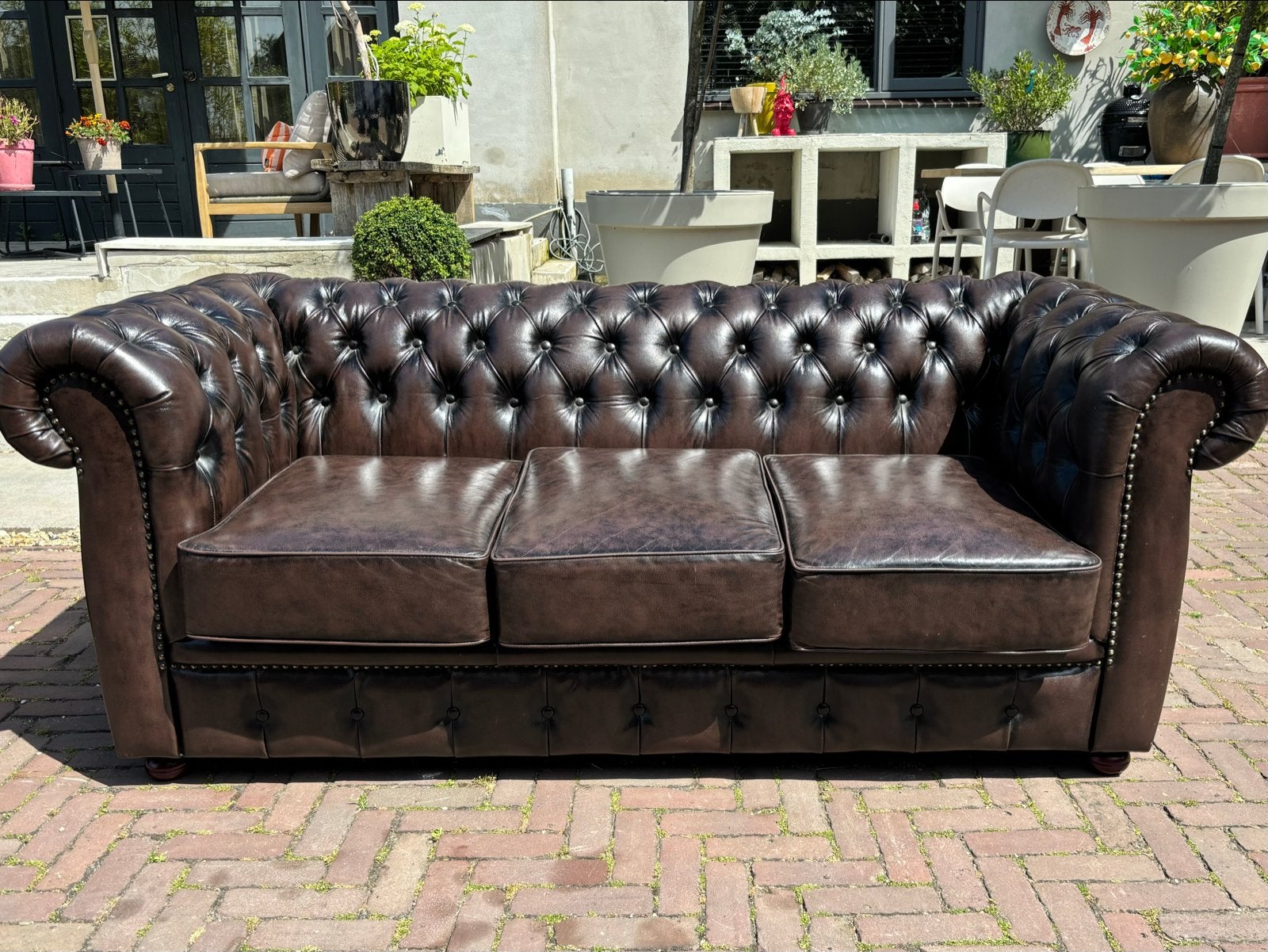 Luxe Chesterfield 3-zits bank in bruin leer, 150 tot 200 cm, Driepersoons, Zo goed als nieuw, Rechte bank