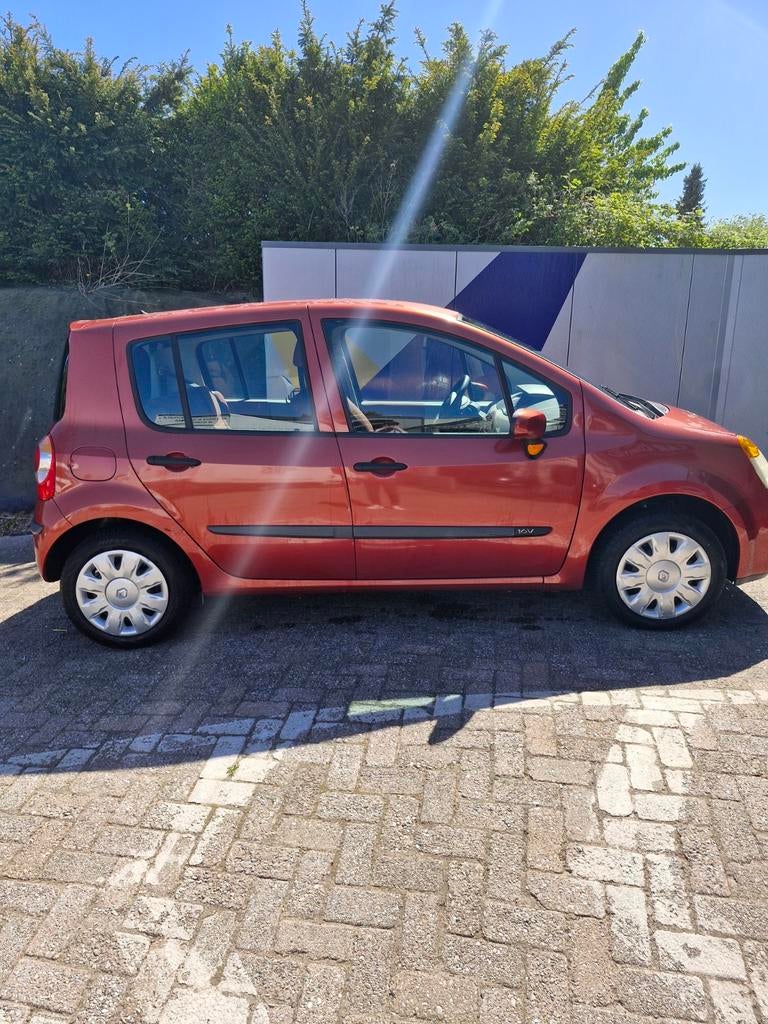 Renault Modus kms 87.000, 1.2 16V Autbas E3 2005 Rood, Auto's, Renault, Particulier, Modus, Benzine, B, MPV, Handgeschakeld, Origineel Nederlands