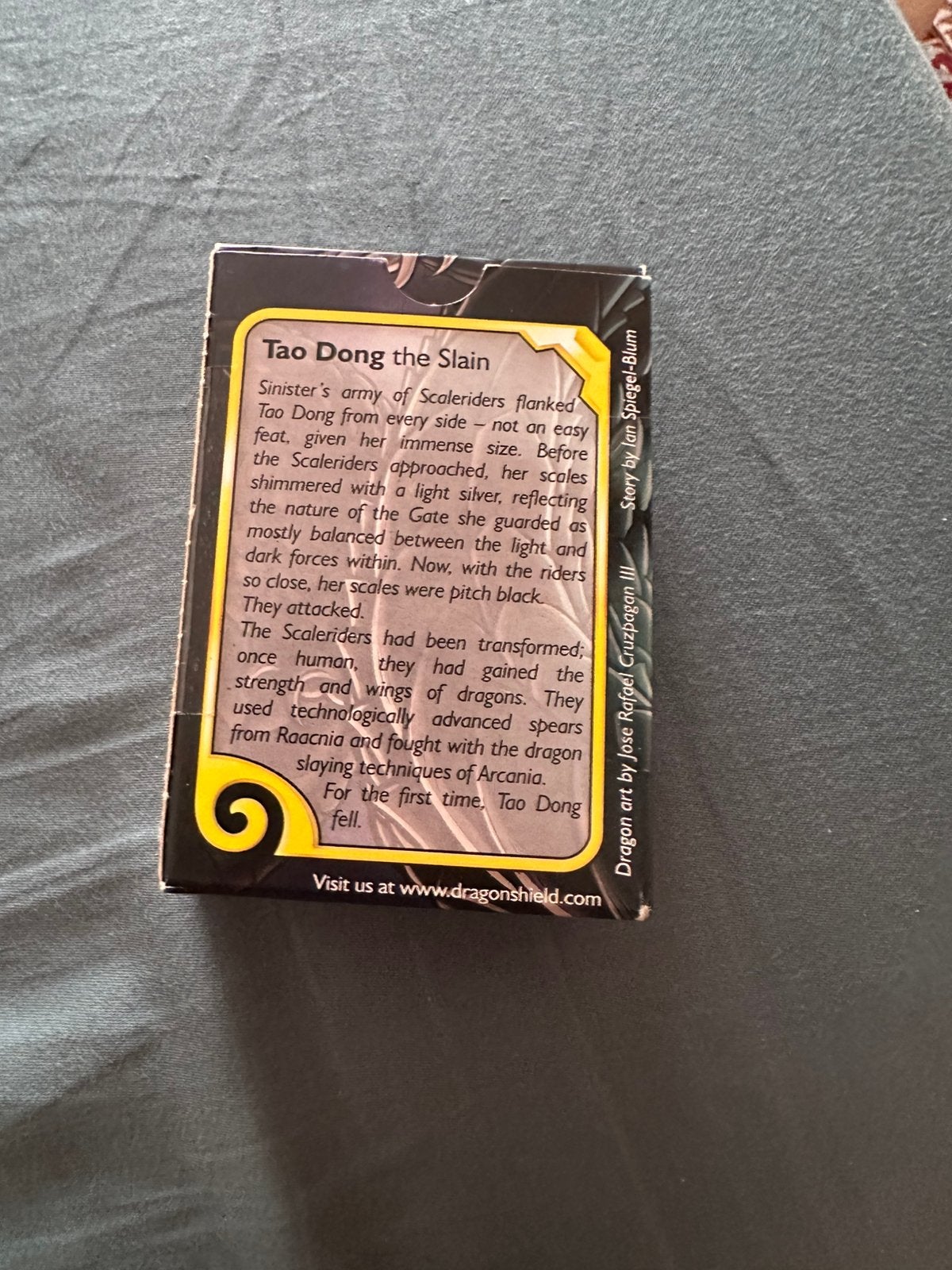 Yugioh / pokemon mystery card box, Ophalen, Zo goed als nieuw