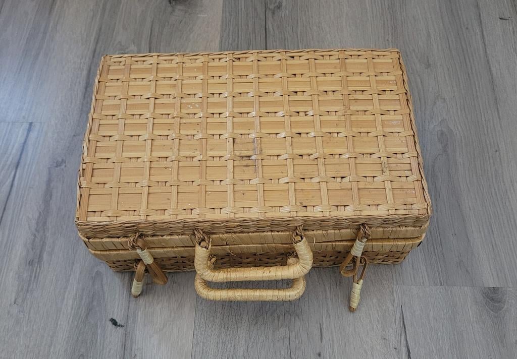 Rieten koffertje, Ophalen of Verzenden, Rechthoekig, Riet