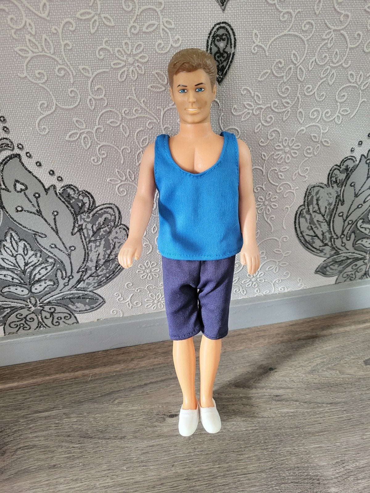 Kevin Simba Toys Pop mannelijke Barbie - blauwe outfit, Kinderen en Baby's, Ophalen of Verzenden, Zo goed als nieuw, Barbie