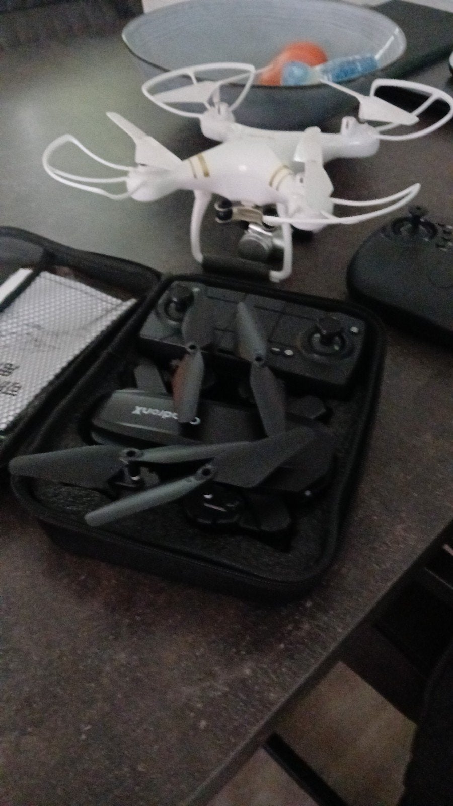 Droneset: Witte drone met controller en opvouwbare drone, Audio, Tv en Foto, Ophalen of Verzenden