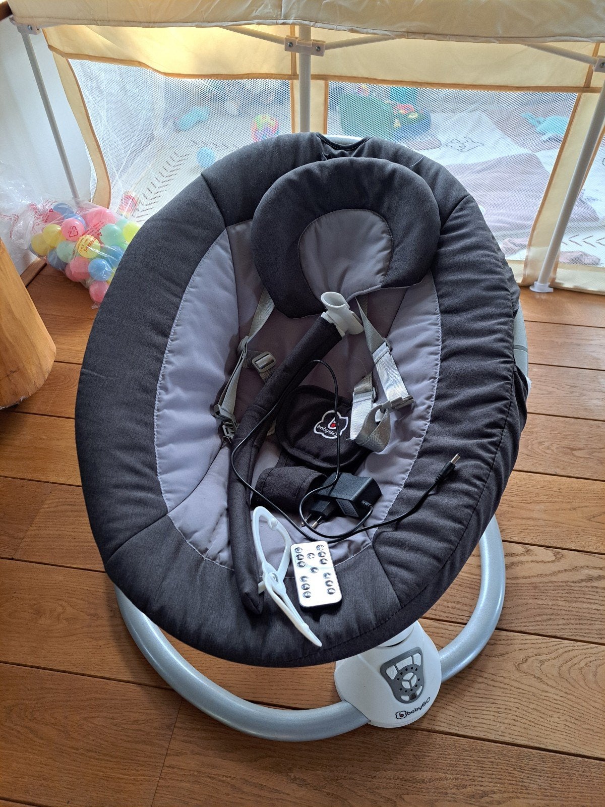 BabyGO wiegstoel, Ophalen, Zo goed als nieuw