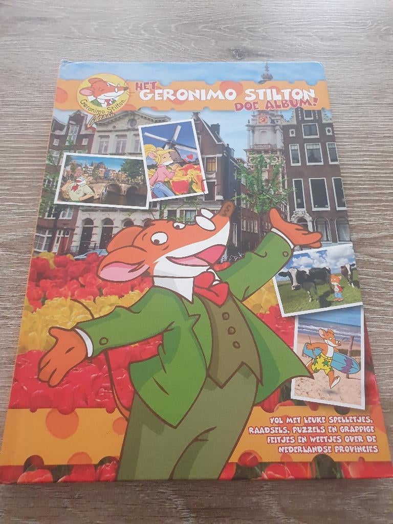 Het Geronimo Stilton doe-album kinderboek, Non-fictie, Geronimo Stilton, Ophalen of Verzenden, Zo goed als nieuw