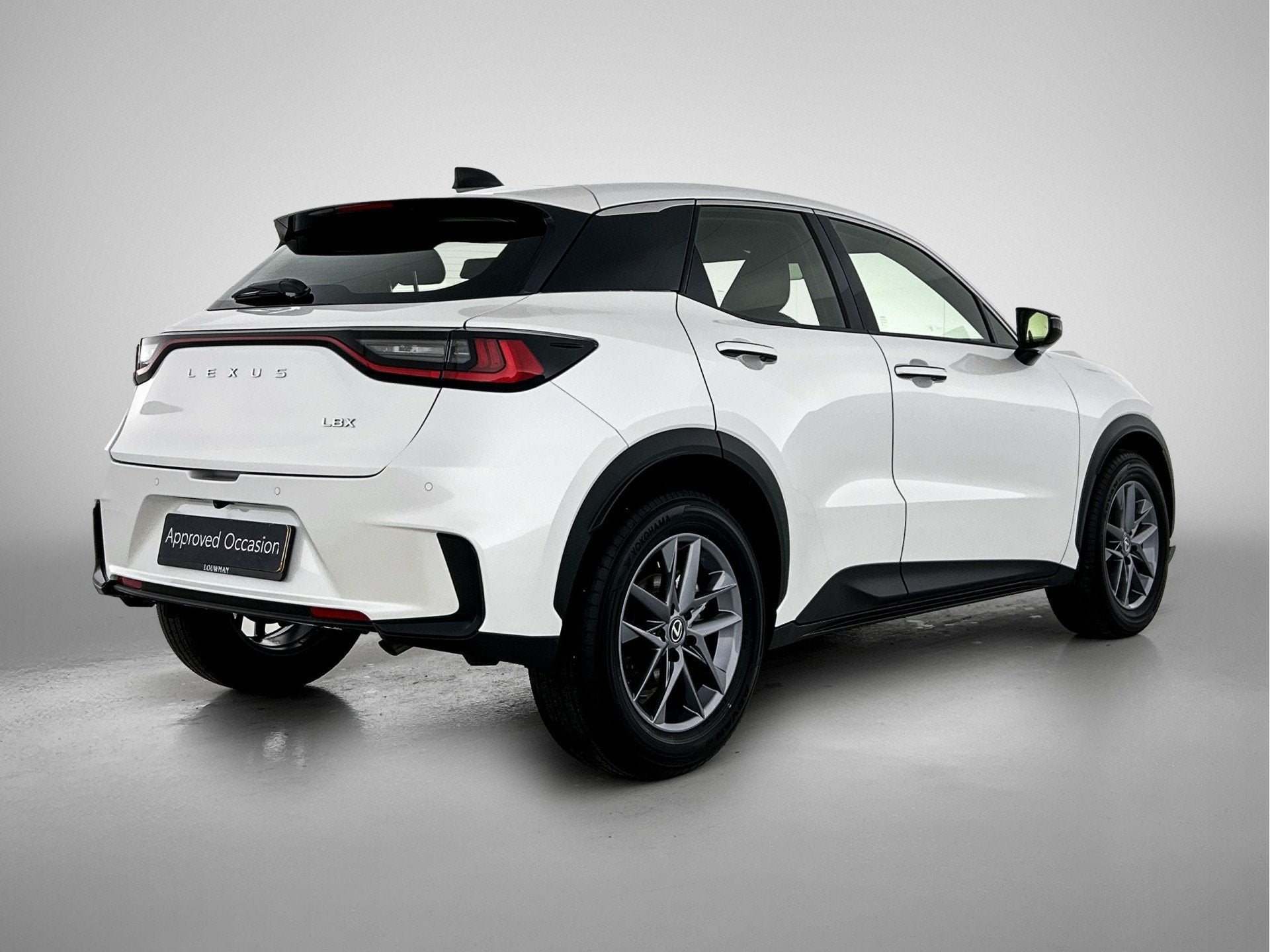 Lexus LBX Business Line 2WD | Draadloze Telefoonlader | Park, Auto's, Gebruikt, Wit, 1490 cc, Bedrijf