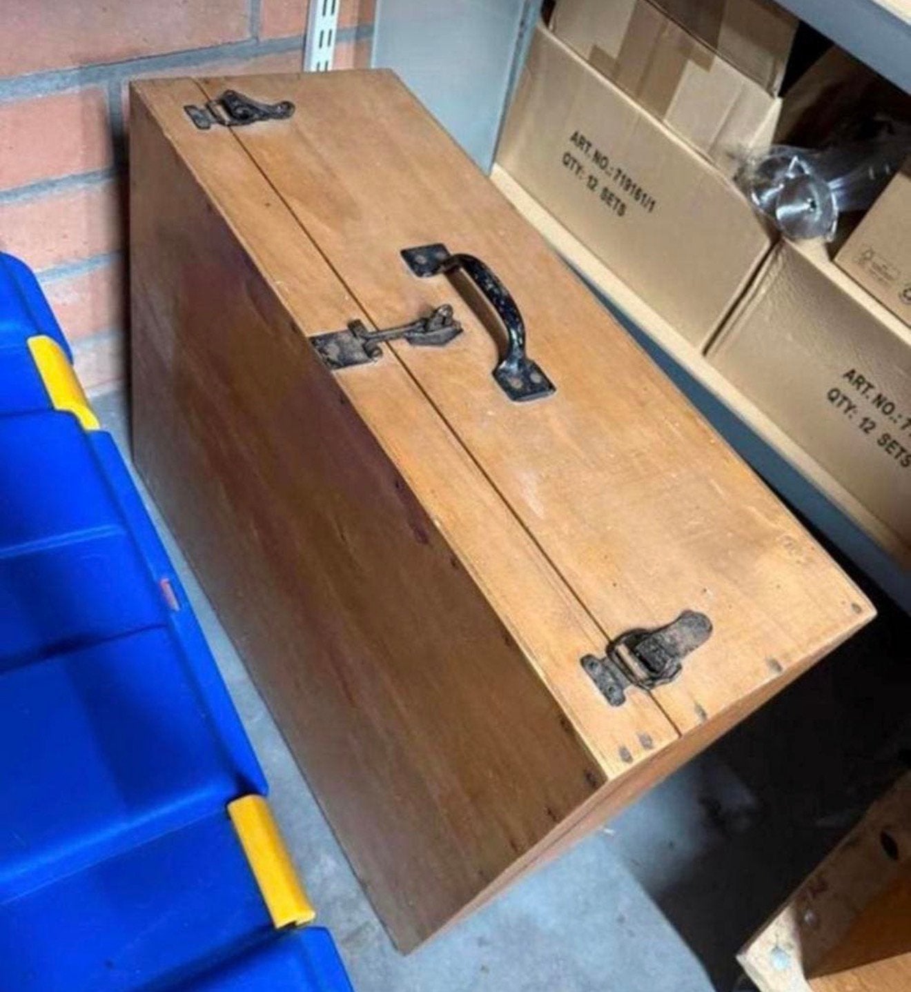 Antieke houten bewaarkist / koffer, Ophalen, Zo goed als nieuw, Minder dan 50 cm