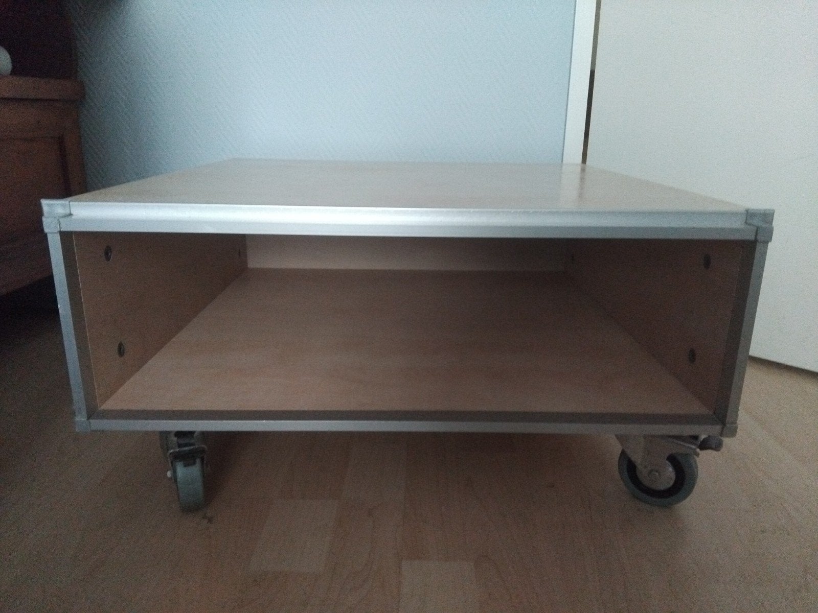 Nachtkastje Trendhopper op wielen - Zo goed als nieuw, Ophalen, Overige materialen, Zo goed als nieuw, 45 tot 65 cm