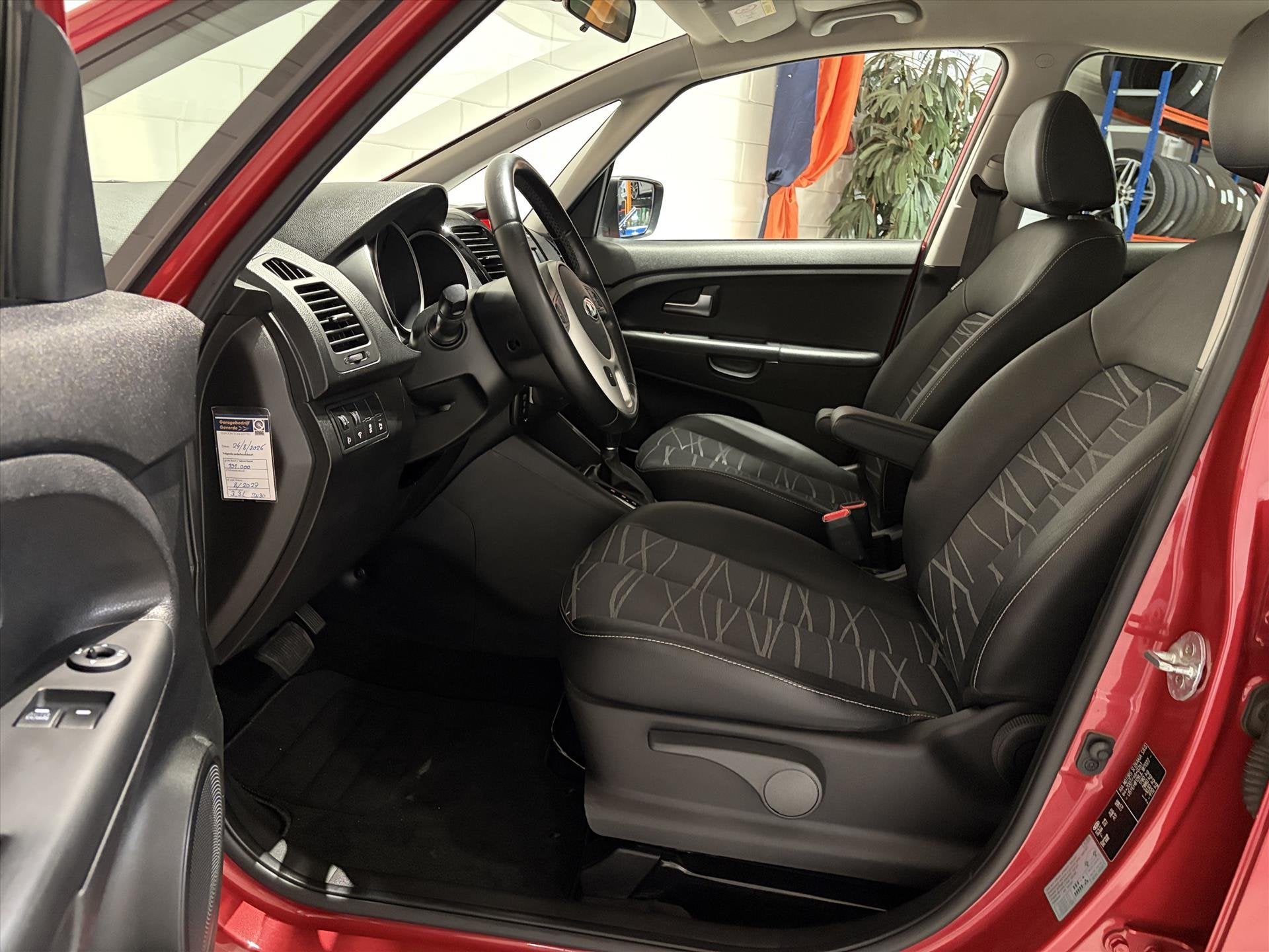 KIA Venga 1.6 CVVT AUT Camera, Cruise, Led, Navi, Dealer onderhouden, Gebruikt, 4 cilinders, Leder en Stof