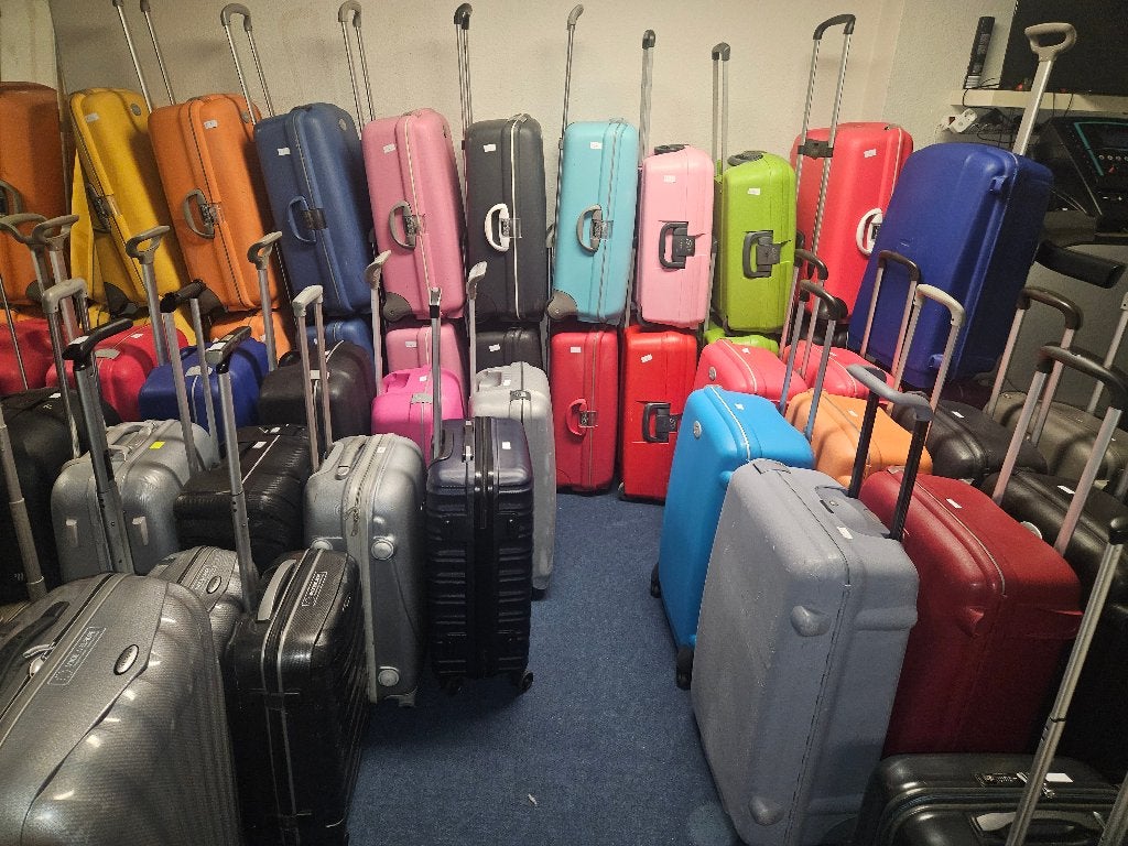 Samsonite American Tourister max 158 cm Maat M en L vanaf, Wieltjes, Hard kunststof, 45 tot 55 cm, Ophalen of Verzenden